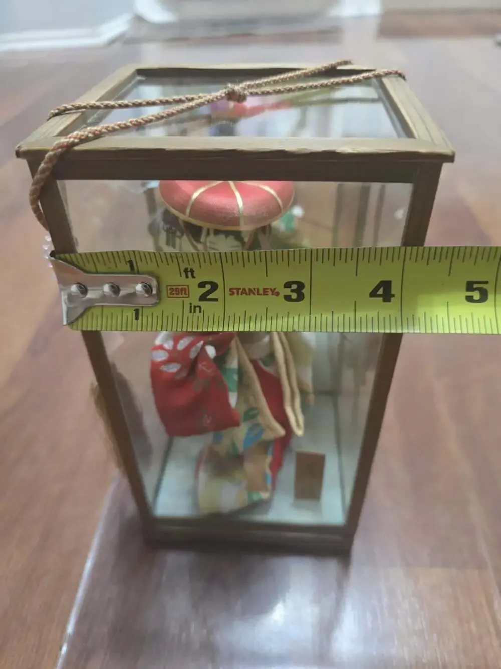 VTG Japanese Geisha Doll In Red Kimono Hat Glass Display Case Wood Base 8